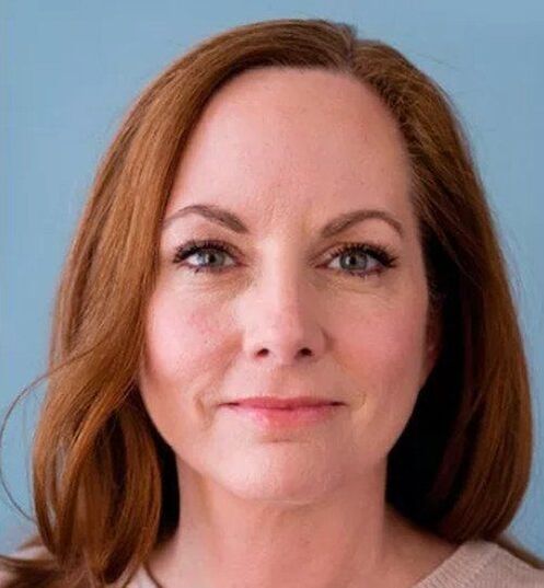 Después de usar la crema Eudalie, la cara de Joanna se transforma